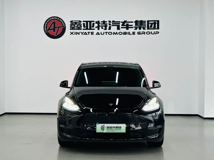 Photo 2 - Tesla Model Y