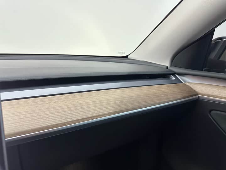 Photo 9 - Tesla Model Y