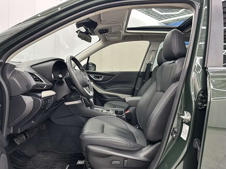 Фото 4 - Subaru Forester