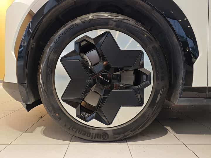 Фото 5 - Zeekr X