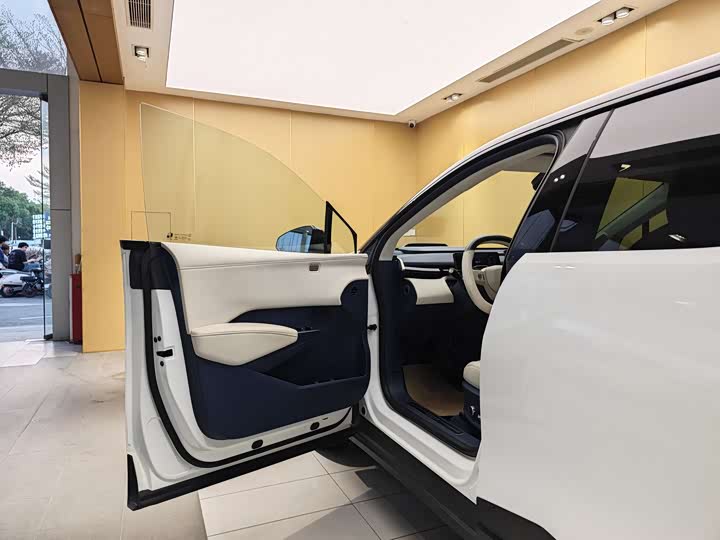 Фото 7 - Zeekr X