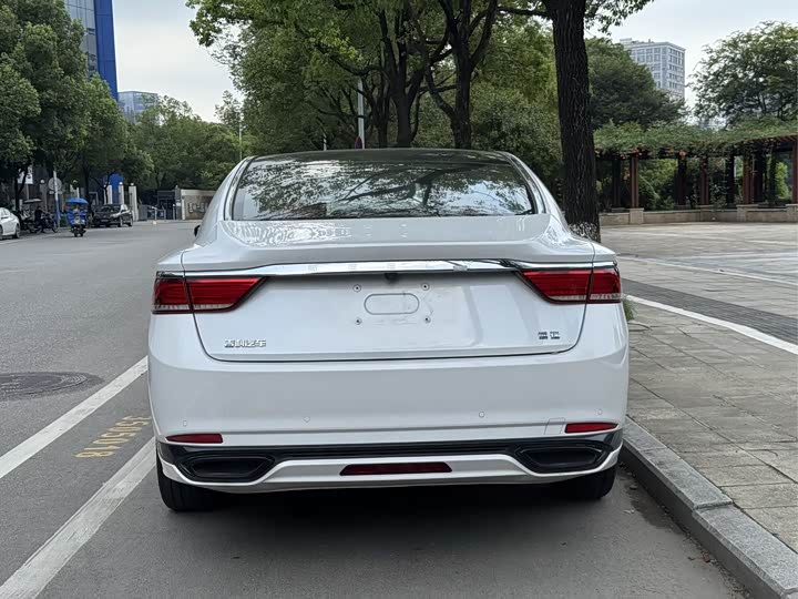 Фото 6 - Geely Emgrand GT