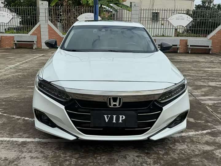 Фото 2 - Honda Accord
