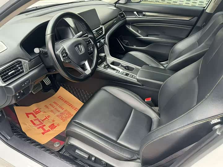 Фото 4 - Honda Accord