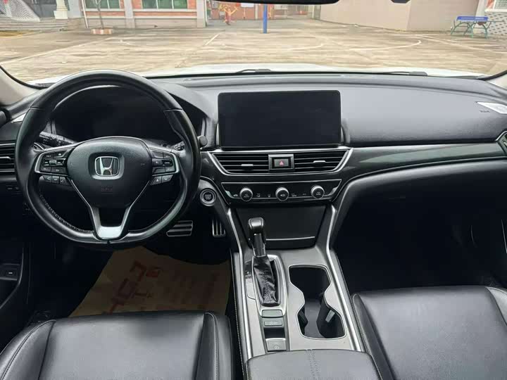 Фото 5 - Honda Accord