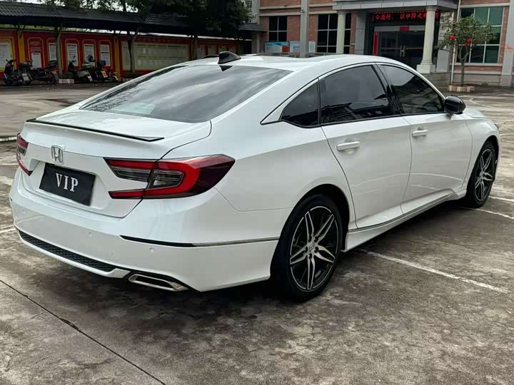 Фото 7 - Honda Accord