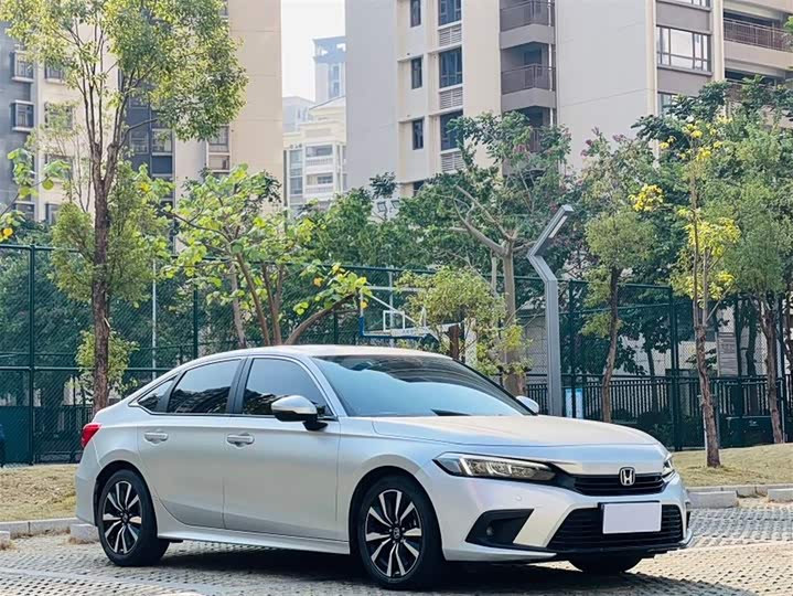 Фото 3 - Honda Civic