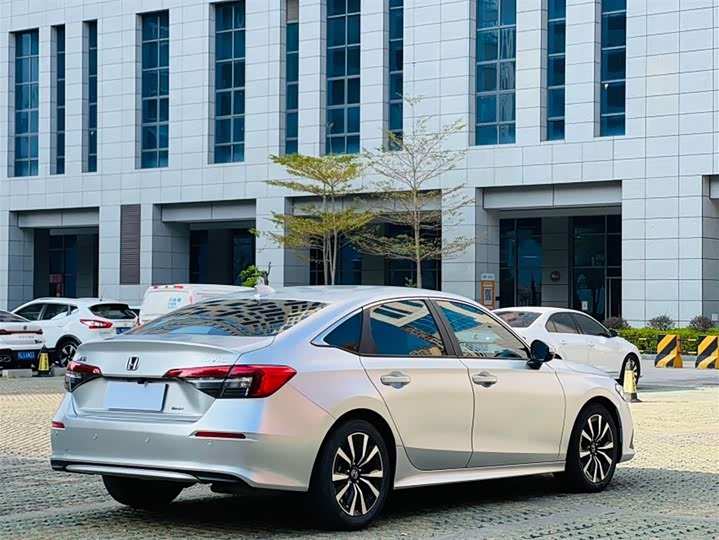 Фото 4 - Honda Civic