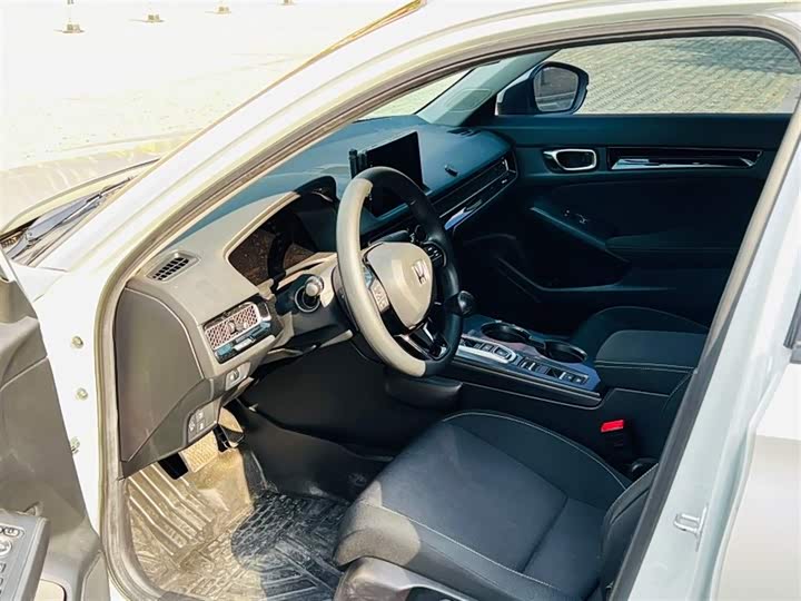 Фото 8 - Honda Civic