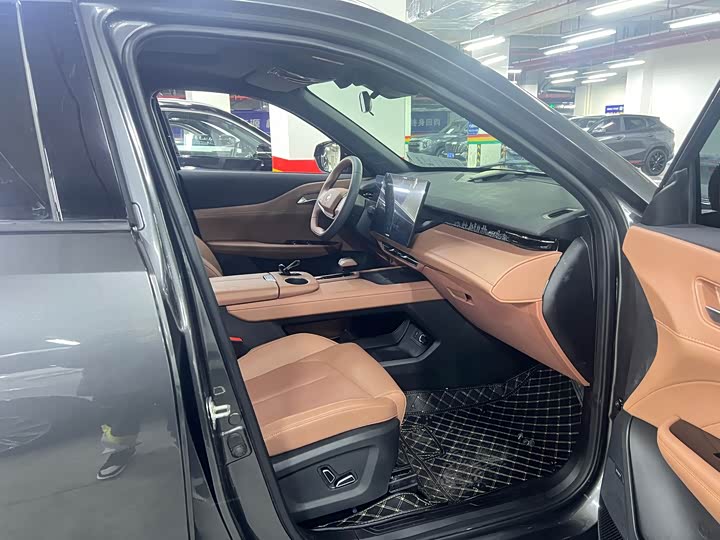 Photo 9 - Changan UNI-Z