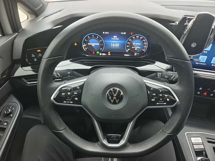 Фото 7 - Volkswagen Golf