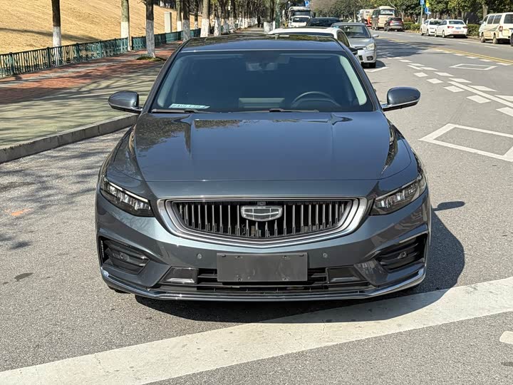 Фото 2 - Geely Preface