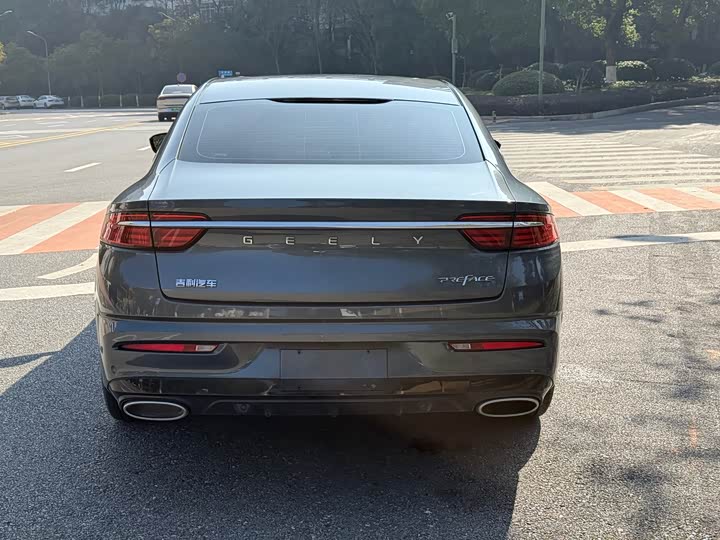 Фото 5 - Geely Preface