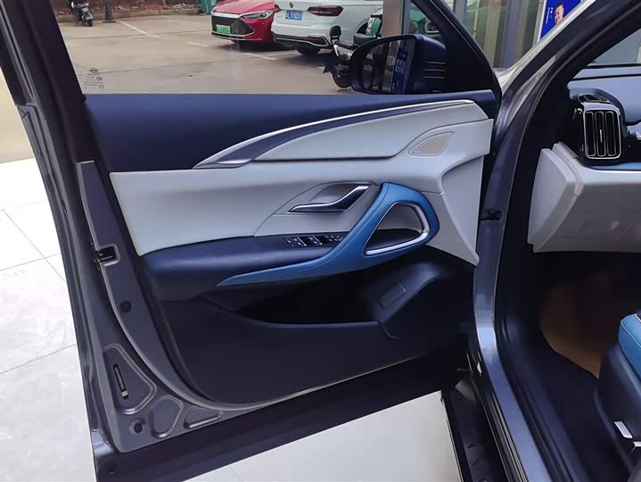 Photo 7 - BYD Song Pro