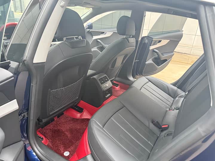 Фото 9 - Audi A5