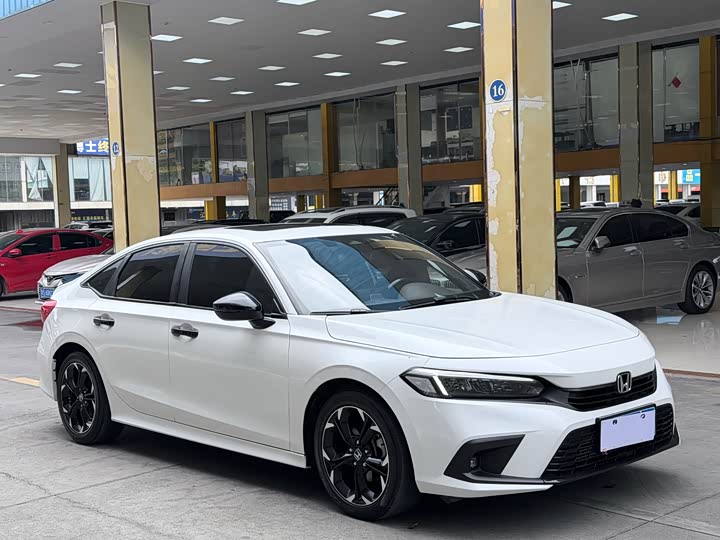 Фото 3 - Honda Civic