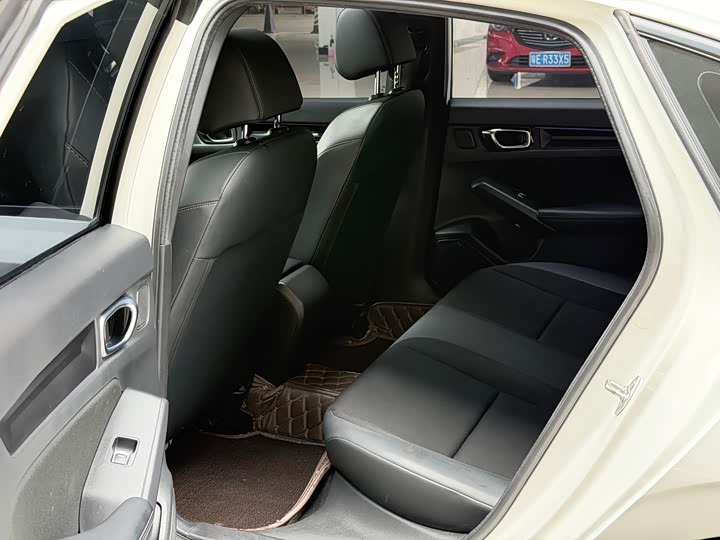 Фото 8 - Honda Civic