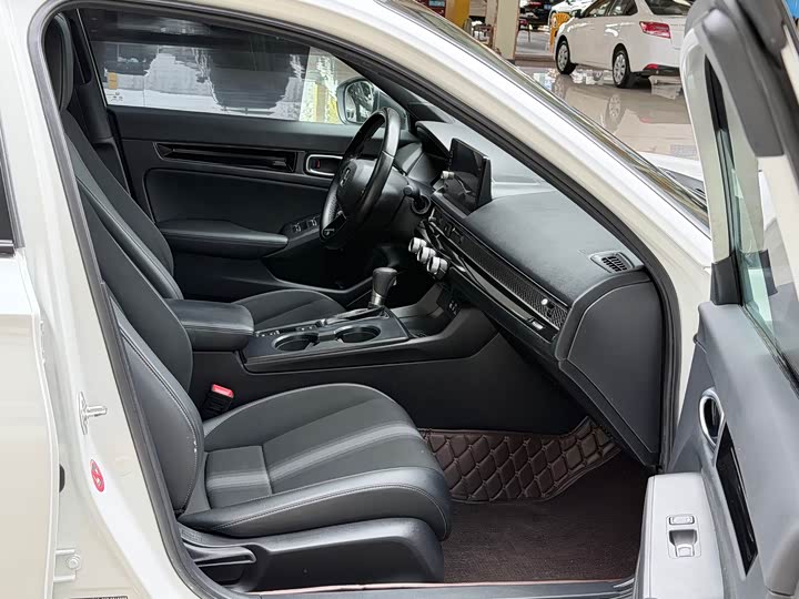 Фото 9 - Honda Civic