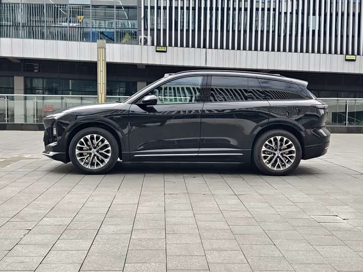 Фото 3 - Nio ES6