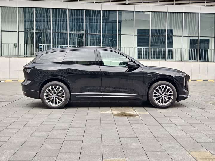 Фото 7 - Nio ES6