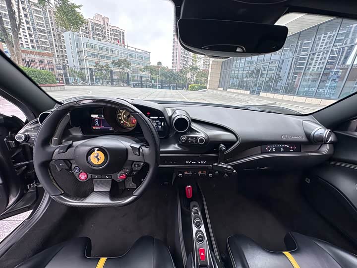 Photo 7 - Ferrari F8