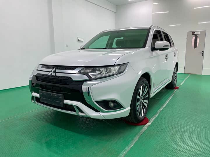 Фото 1 - Mitsubishi Outlander