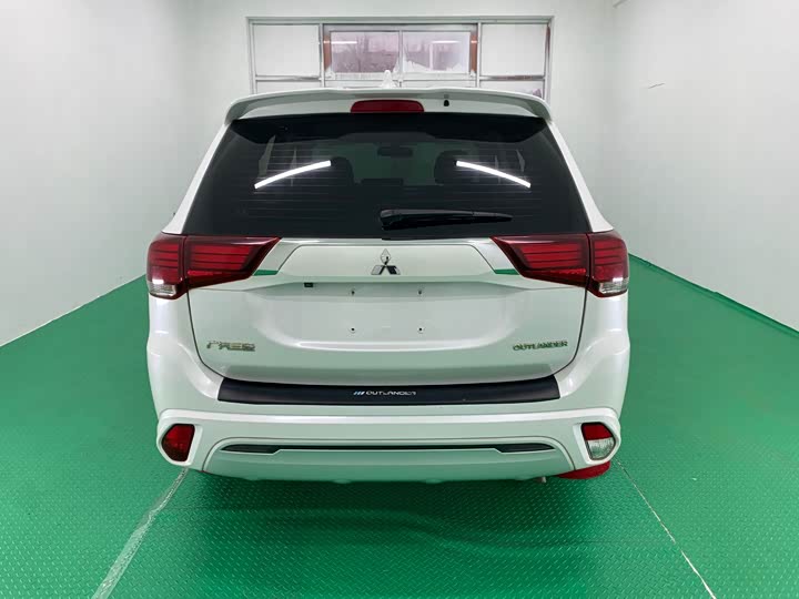 Фото 5 - Mitsubishi Outlander