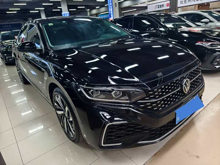 Фото 3 - Volkswagen Passat