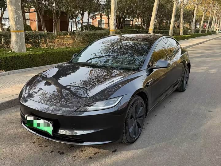 Фото 2 - Tesla Model 3