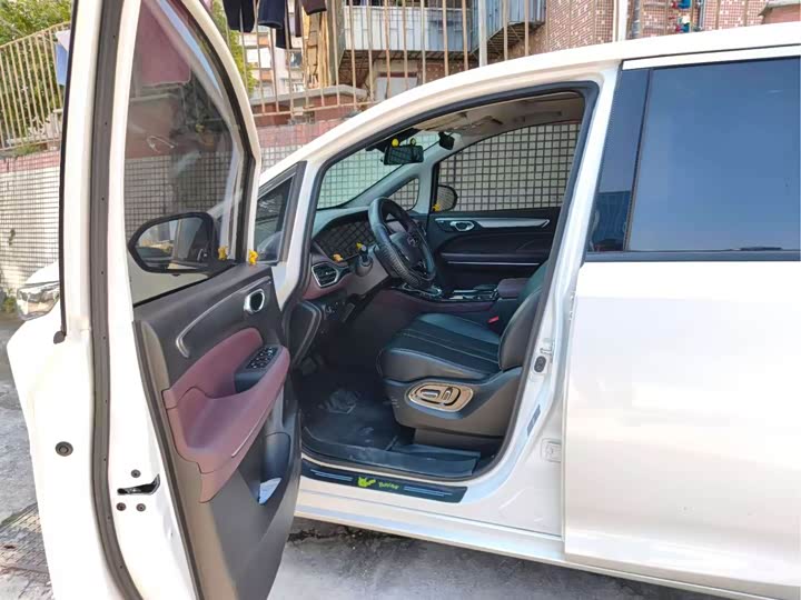 Фото 4 - GAC Trumpchi M6