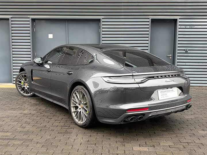 Фото 3 - Porsche Panamera