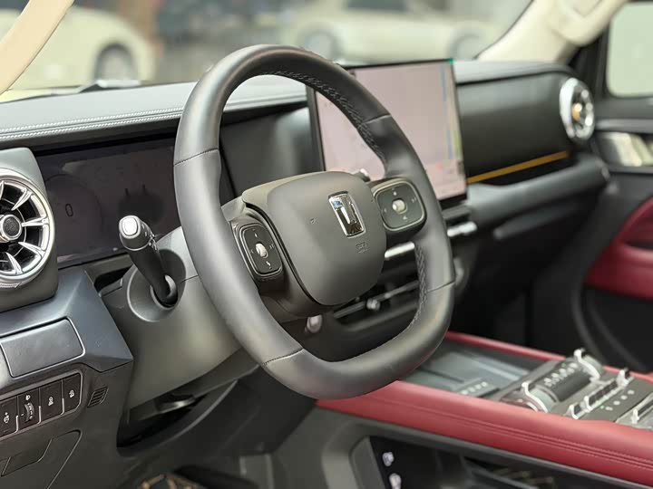 Фото 5 - Tank 300