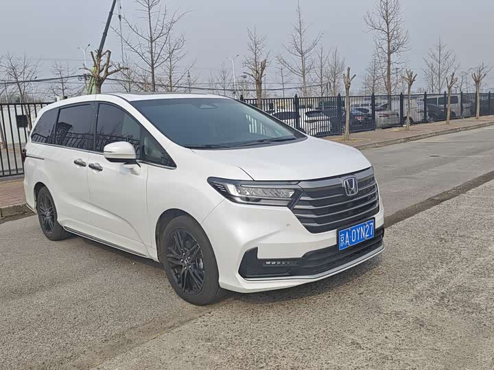 Фото 3 - Honda Odyssey