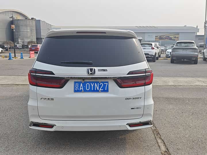 Фото 6 - Honda Odyssey