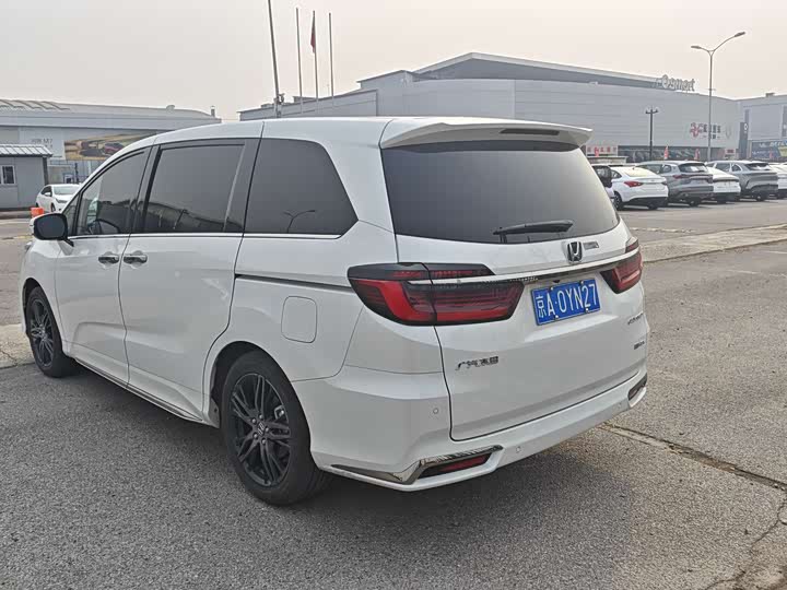 Фото 7 - Honda Odyssey