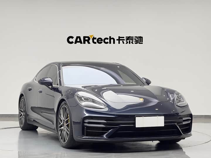 Фото 3 - Porsche Panamera