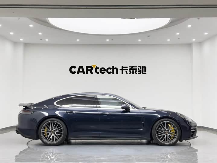 Фото 4 - Porsche Panamera