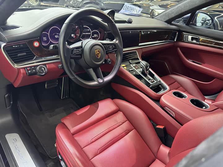 Фото 8 - Porsche Panamera