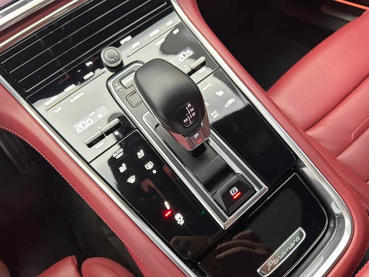 Фото 9 - Porsche Panamera