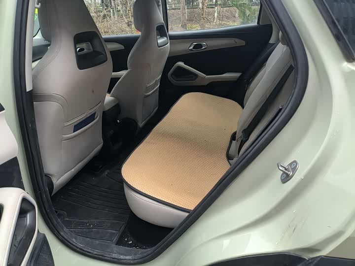 Photo 6 - BYD Yuan Up