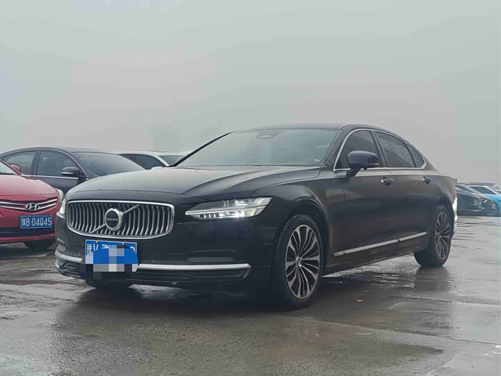 Фото 1 - Volvo S90