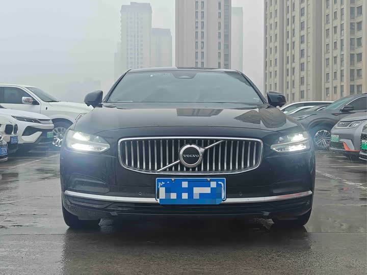 Фото 2 - Volvo S90