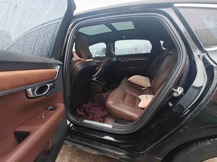 Фото 4 - Volvo S90