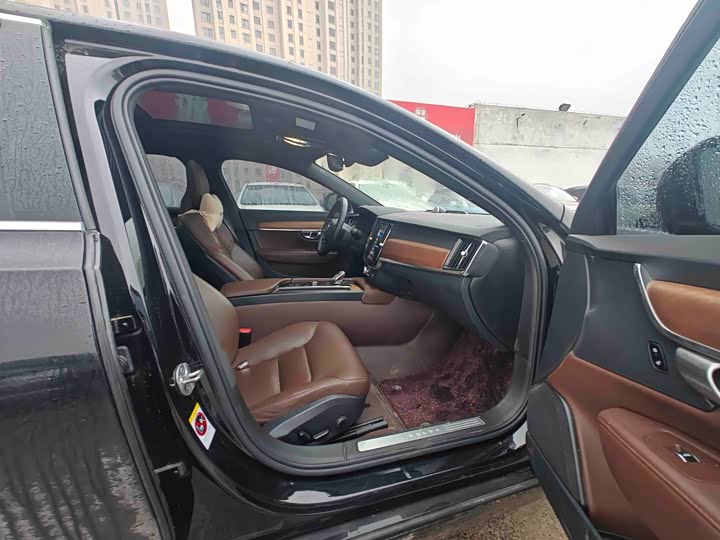 Фото 6 - Volvo S90