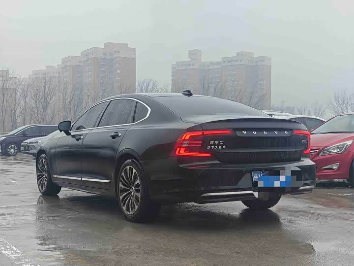 Фото 8 - Volvo S90