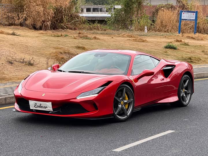 Photo 1 - Ferrari F8
