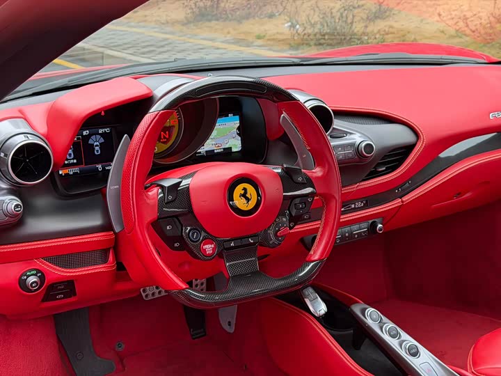 Photo 3 - Ferrari F8