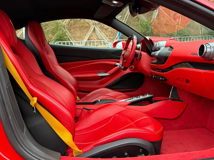Photo 4 - Ferrari F8