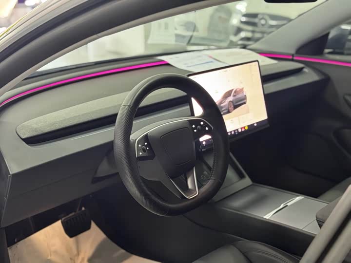 Фото 9 - Tesla Model 3