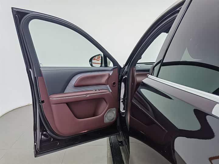 Photo 8 - Voyah Taishan